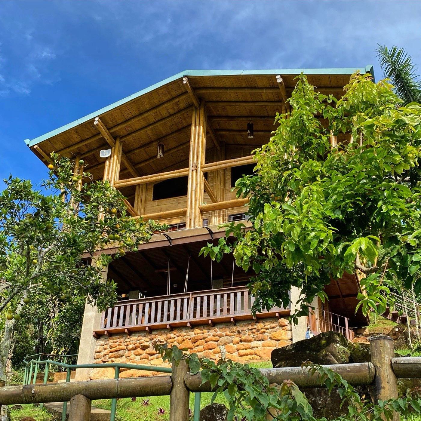Casa Valverde Miravalles, Miravalles