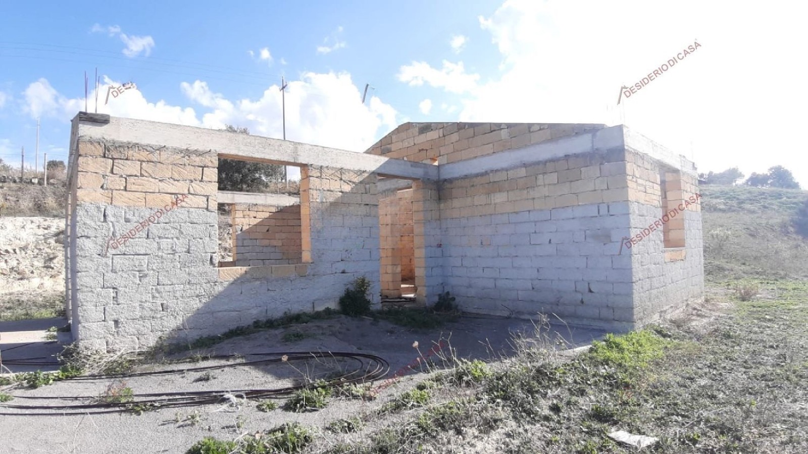 Unfinished villa on 3200 m2 (lot V5388), Collesano