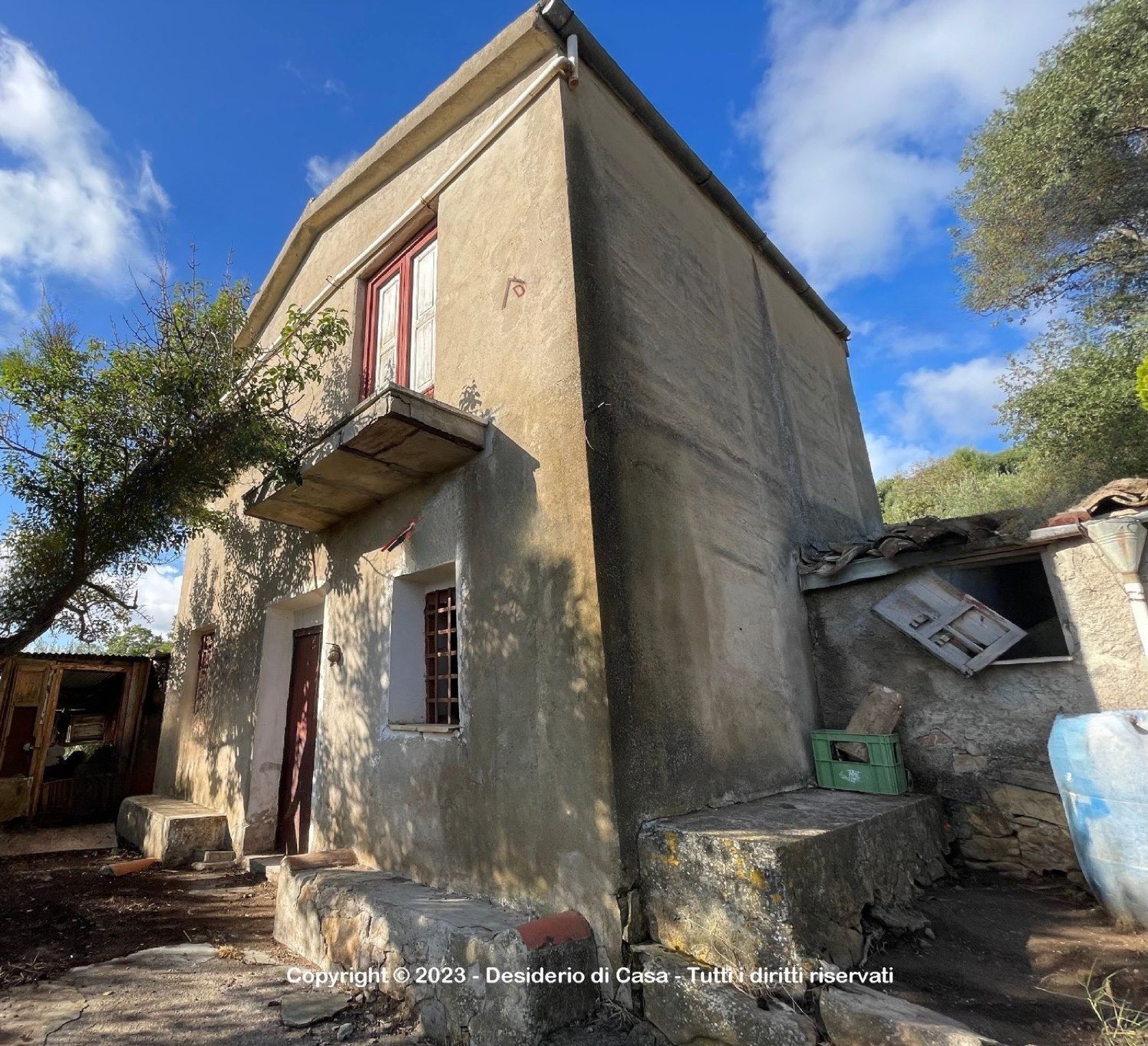 Villa with 15816 m2 ash, olive and almond land, Pollina